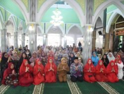 Hadiri Pengajian, Wabup Mimik Tegaskan Pentingnya Sinergi Warga Wujudkan Daerah Lebih Baik