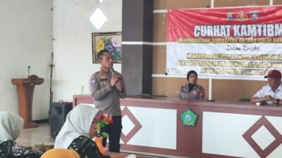 Jaga Keamanan Bersama, Sat Binmas Polresta Sidoarjo Gelar Curhat Kamtibmas di Desa Bungurasih