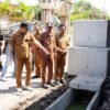 Proyek Betonisasi Jalan Tambakcemandi Deviasi 4%, Begini Tegas Bupati Subandi 
