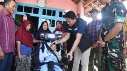 Bupati Subandi Serahkan Kursi Roda & Pastikan BPJS untuk Anak Difabel Tarik