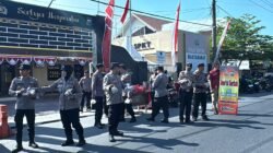 Polsek Waru Bagikan 100 Paket Nasi & Air, Eratkan Ikatan dengan Masyarakat