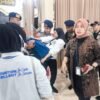 Polisi Sidoarjo Bantu Evakuasi & Tangani Santri Korban Dugaan Keracunan MBG