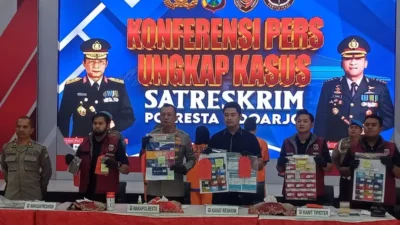 Bongkar Sindikat Penipuan, 3 WNA & 1 WNI Diamankan Polresta Sidoarjo 
