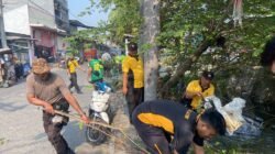 Polsek Tulangan Bersihkan Sungai, Cegah Banjir & Bangun Kesadaran