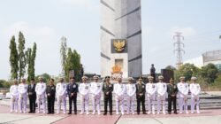 Pengabdian Tak Terputus oleh Zaman: TNI Ziarah ke TMP 10 Nopember