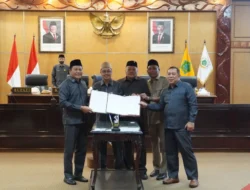 Bupati Sidoarjo Ajukan Tiga Raperda Penting ke DPR