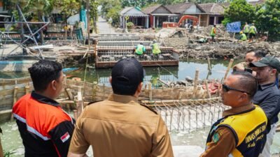 Bupati Subandi Perintahkan Jembatan Candinegoro Dikerja 24 Jam, 18 Pekerja 2 Shift Kerja Hingga Subuh