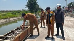 Cek Spesifikasi & Kejar Deviasi, Bupati Sidoarjo Pastikan Jalan Kebonagung–Kemasan Selesai Tepat Waktu
