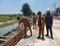 Cek Spesifikasi & Kejar Deviasi, Bupati Sidoarjo Pastikan Jalan Kebonagung–Kemasan Selesai Tepat Waktu