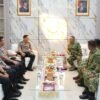 Kapolresta Sidoarjo Bobby A. Condroputra Lakukan Kunjungan Silaturahmi ke Brigif 2 Marinir 