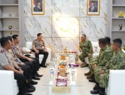 Kapolresta Sidoarjo Bobby A. Condroputra Lakukan Kunjungan Silaturahmi ke Brigif 2 Marinir 