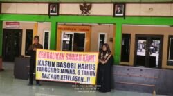 6 Tahun Tak Ada Kejelasan, Warga Bangsri Bawa Spanduk Minta Kasun Tanggungjawab & Kembalikan Tanah